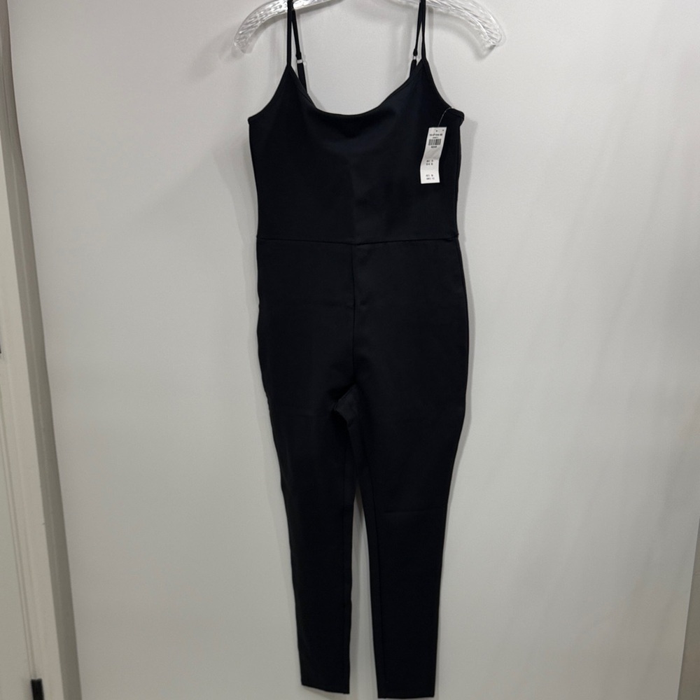 Abercrombie & Fitch Black Sleeveless jumpsuit size medium. NWT